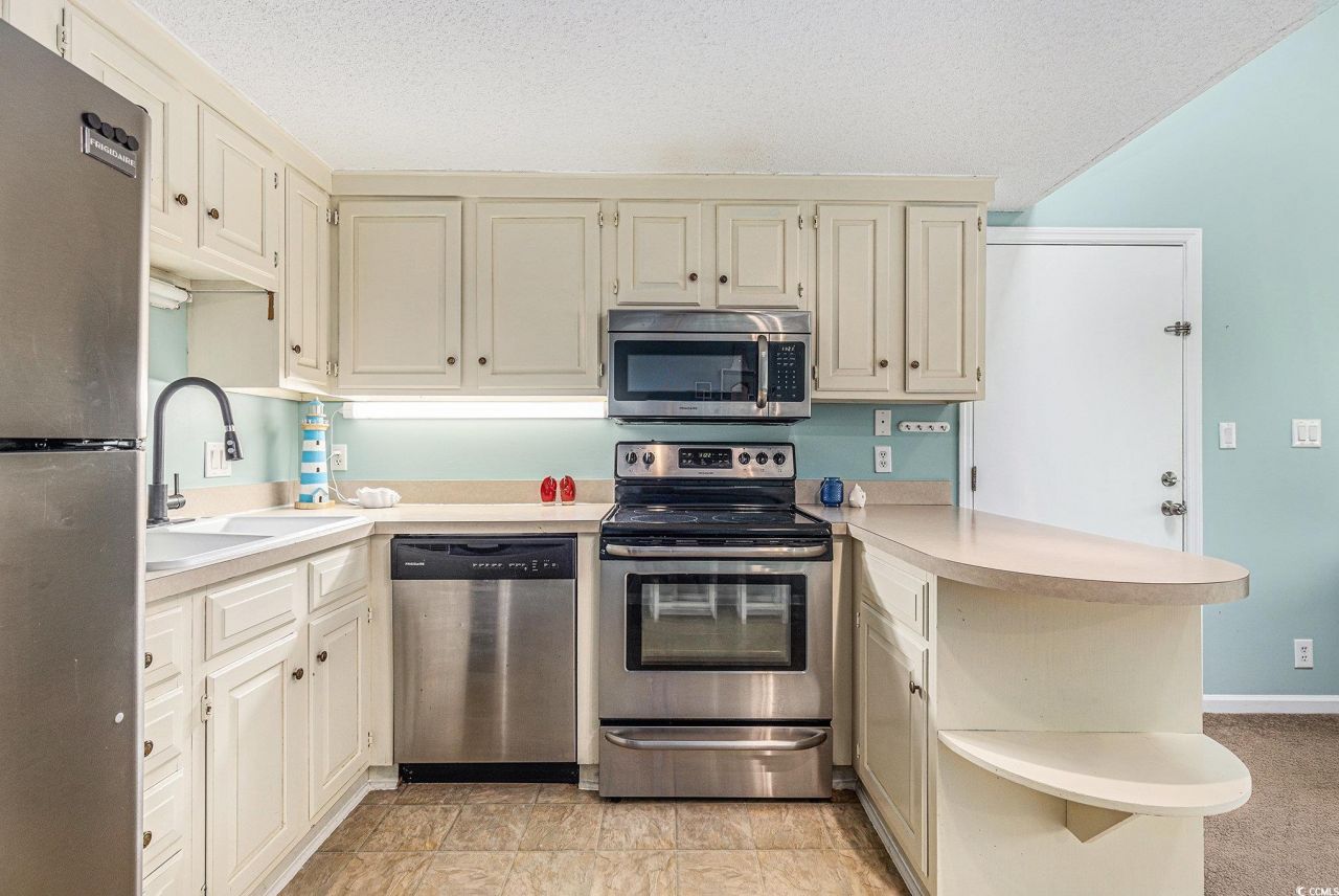 1206 Erin Way Photo 6