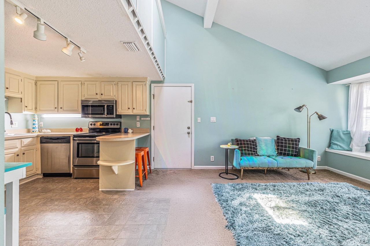 1206 Erin Way Photo 7