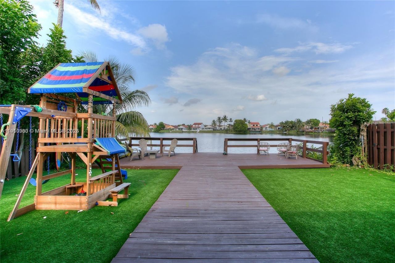 18515 NW 55th Ave, Miami Gardens, FL 33055 Photo