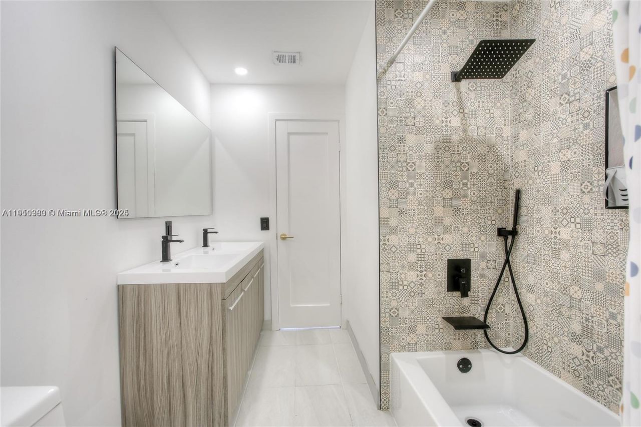 18515 NW 55th Ave, Miami Gardens, FL 33055 Photo