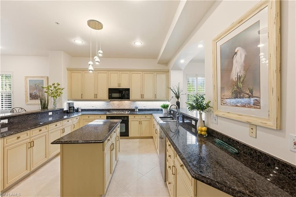 2843 Tiburon Blvd E, Unit 7-102, Naples, FL 34109 Photo