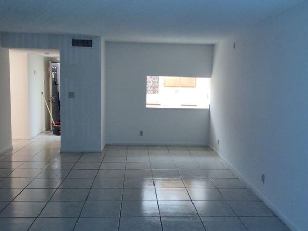 1950 N Congresss Avenue, Unit J211, West Palm Beach, FL 33401