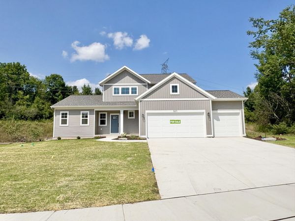 5871 Valley Point Drive SE, Caledonia, MI 49316