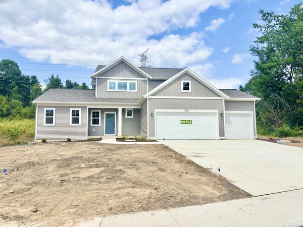5871 Valley Point Drive SE, Caledonia, MI 49316