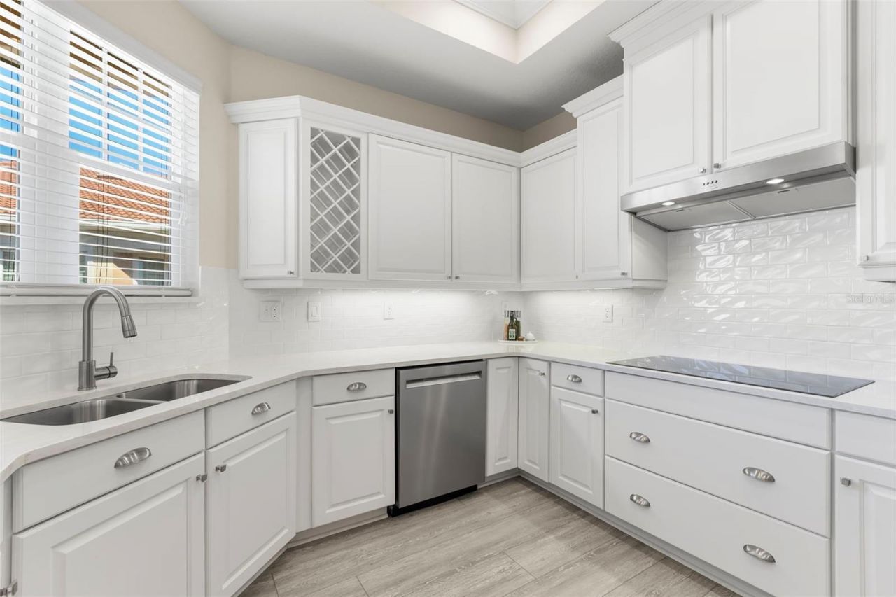 8 Franklin Court S, Unit 53D, Saint Petersburg, FL 33711 Photo