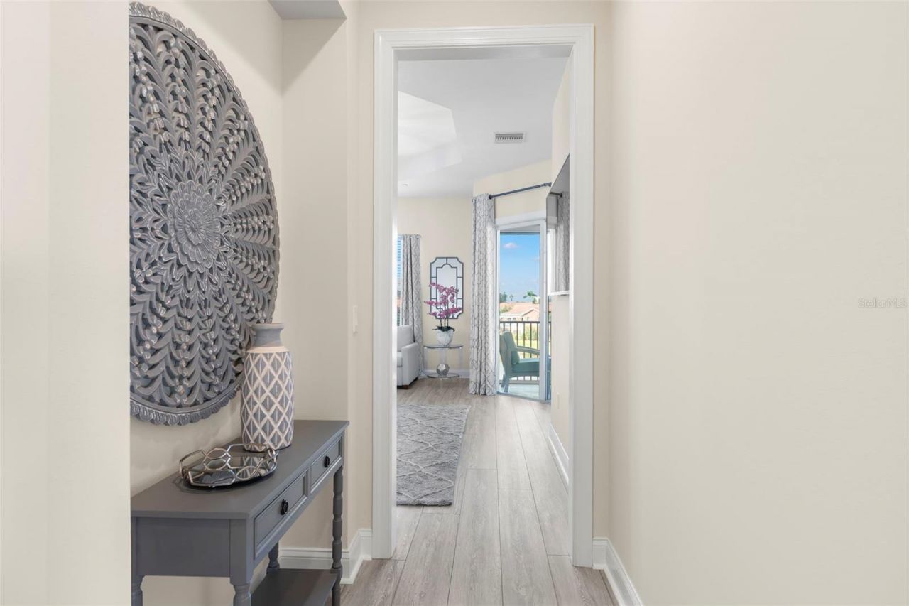 8 Franklin Court S, Unit 53D, Saint Petersburg, FL 33711 Photo