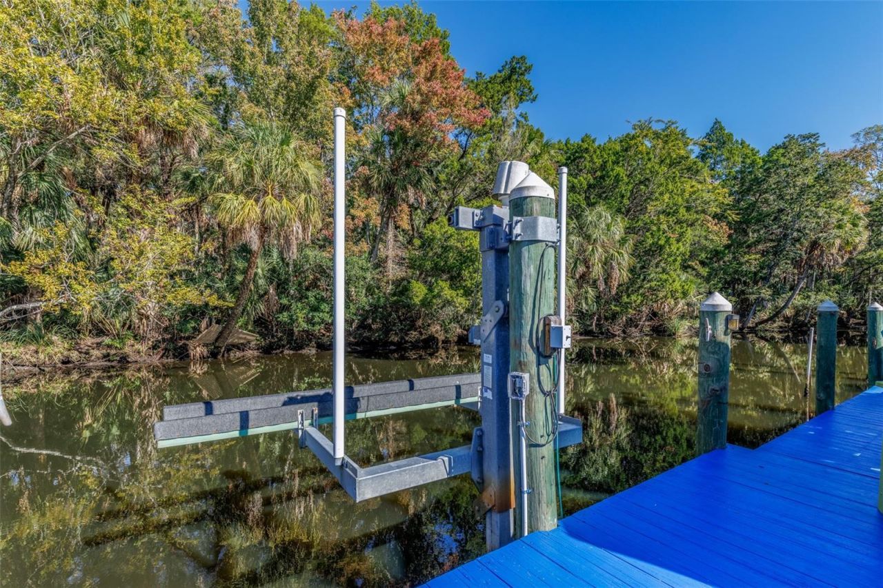 9781 W Halls River Road, Homosassa, FL 34448 Photo