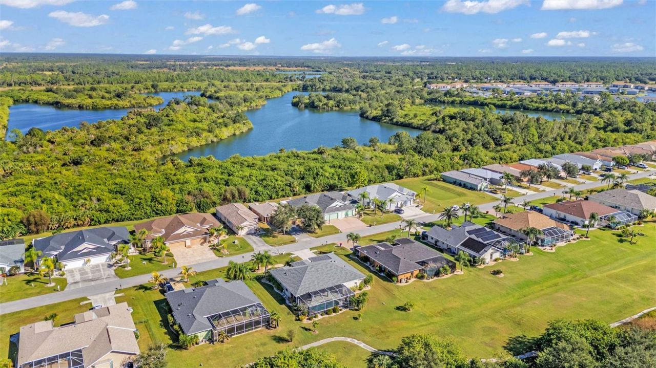 13361 SW Pembroke Circle N, Lake Suzy, FL 34269 Photo