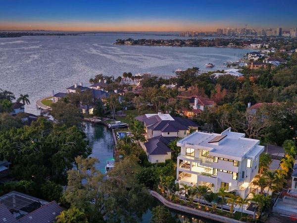 1610 N LODGE DRIVE, SARASOTA, FL 34239