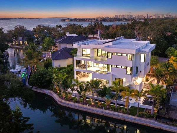 1610 N LODGE DRIVE, SARASOTA, FL 34239