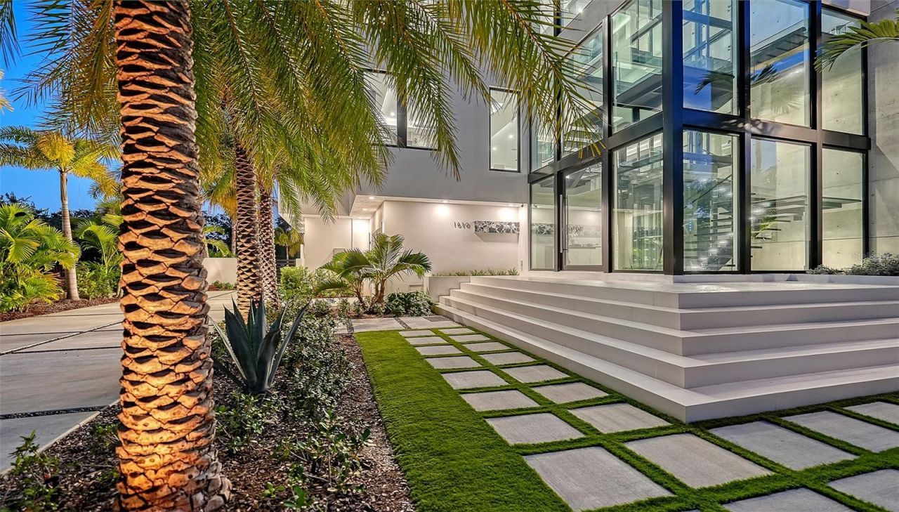 1610 N Lodge Drive, Sarasota, FL 34239 Photo