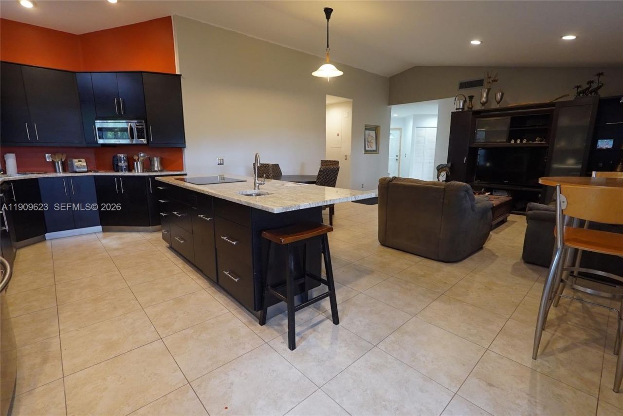 1411 Seagrape Cir, Weston, FL 33326 Photo