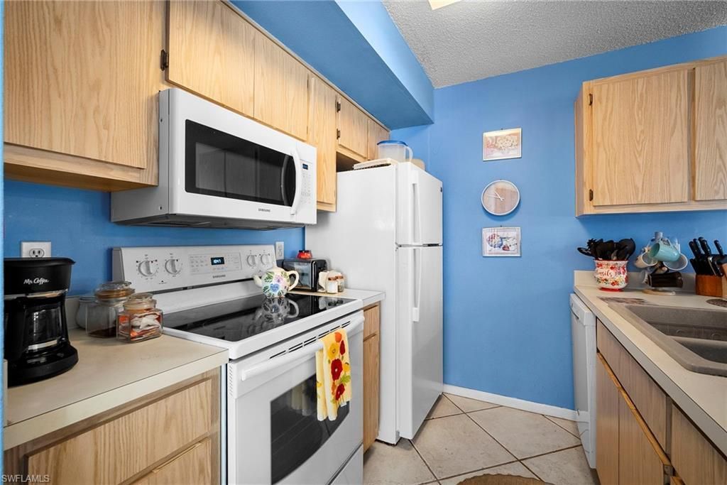 5272 Cedarbend Dr, Unit 1, Fort Myers, FL 33919 Photo