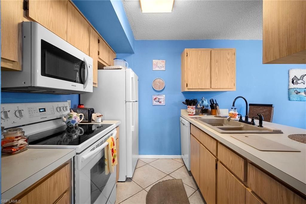 5272 Cedarbend Dr, Unit 1, Fort Myers, FL 33919 Photo