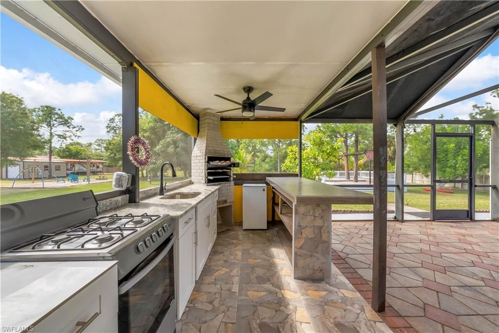 909 Williams Ave, Lehigh Acres, FL 33972 Photo