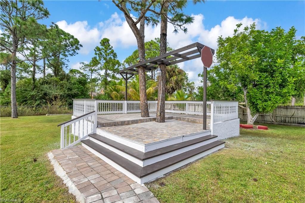 909 Williams Ave, Lehigh Acres, FL 33972 Photo