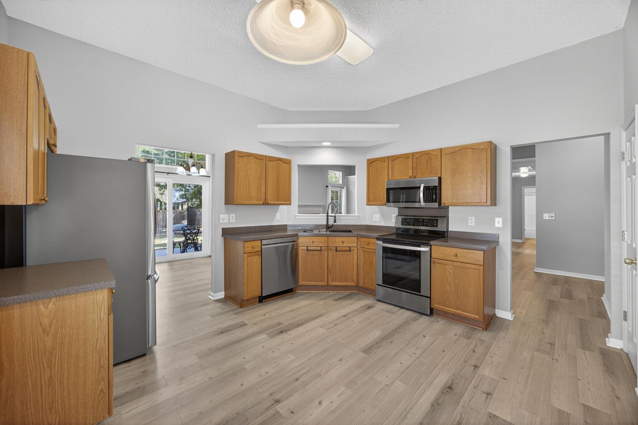 8604 Hickory Creek Lane Lane Photo 4