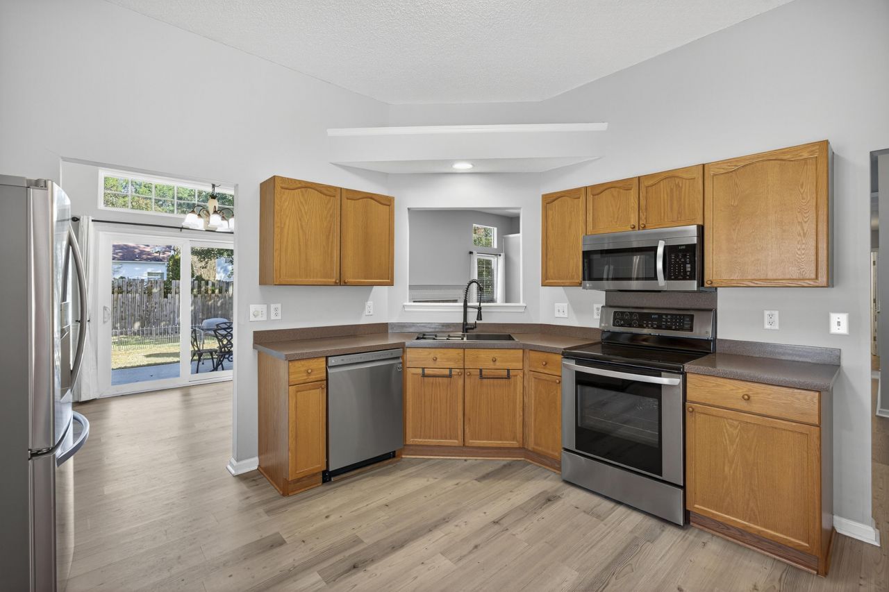 8604 Hickory Creek Lane Lane Photo 7