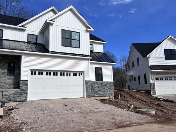 33 Village, Unit 33, Guilford, CT 06437