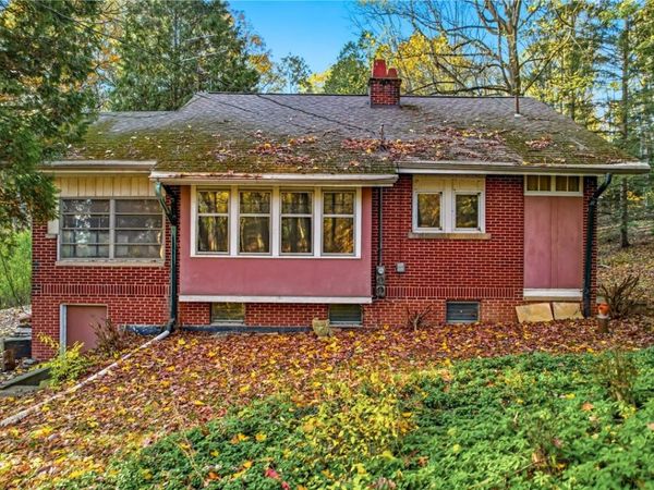 729 E Lake Road, Transfer, PA 16154