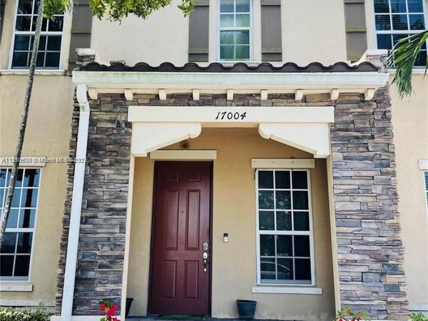 17021 SW 96th St, Miami, FL 33196