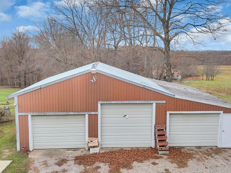 10675 Township Road 92, Somerset, OH 43783 Photo 17