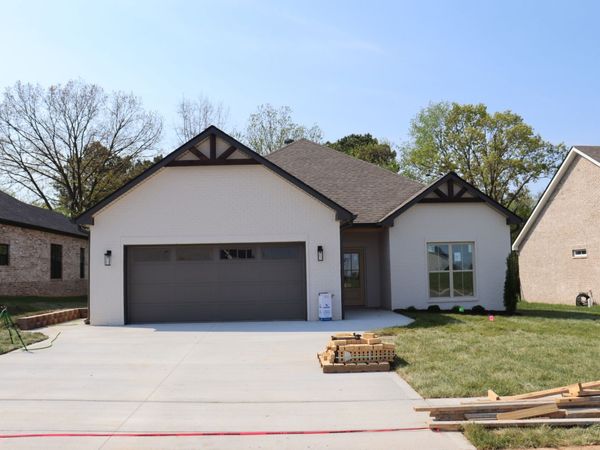 710 Southern Pine Trl, Clarksville, TN 37043