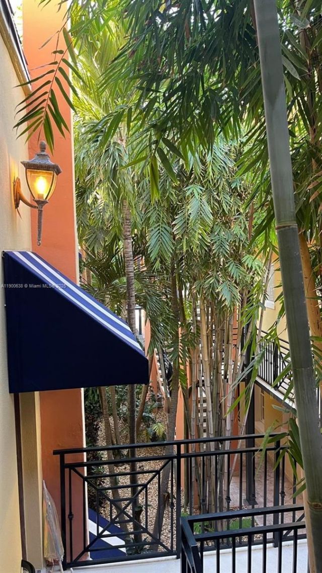 4812 Pine Tree Dr, Unit 204, Miami Beach, FL 33140 Photo