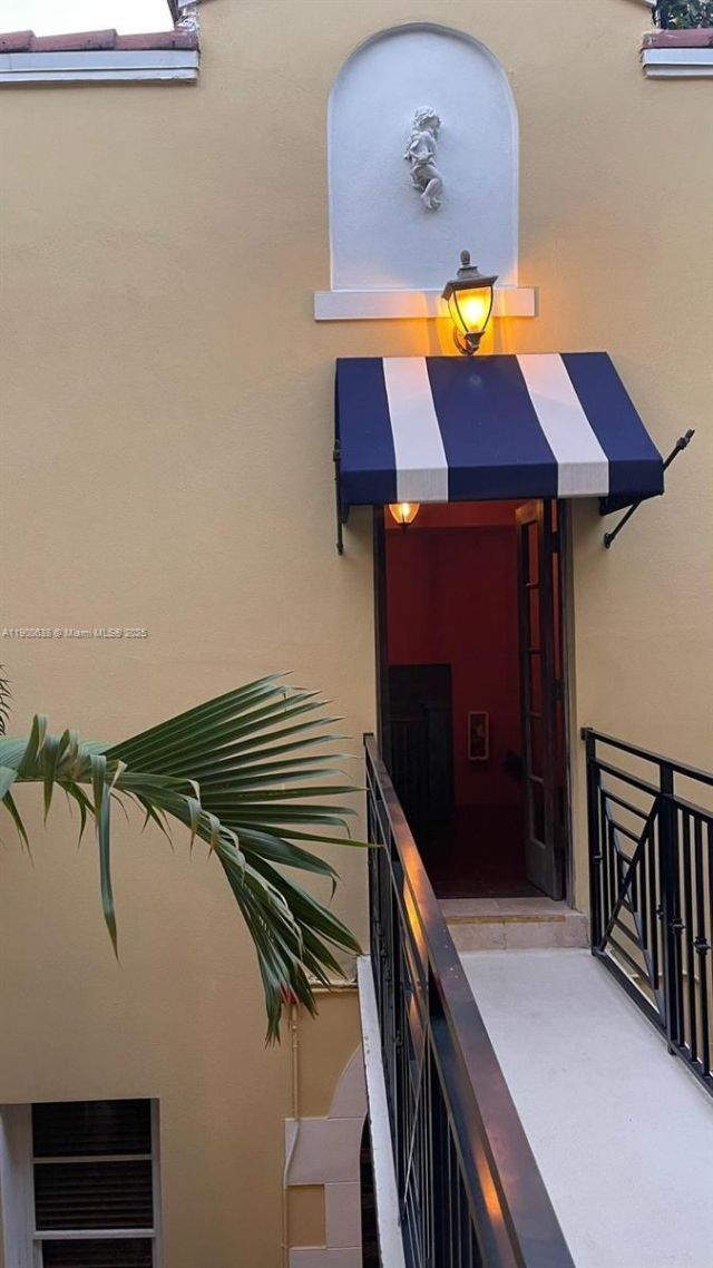 4812 Pine Tree Dr, Unit 204, Miami Beach, FL 33140 Photo