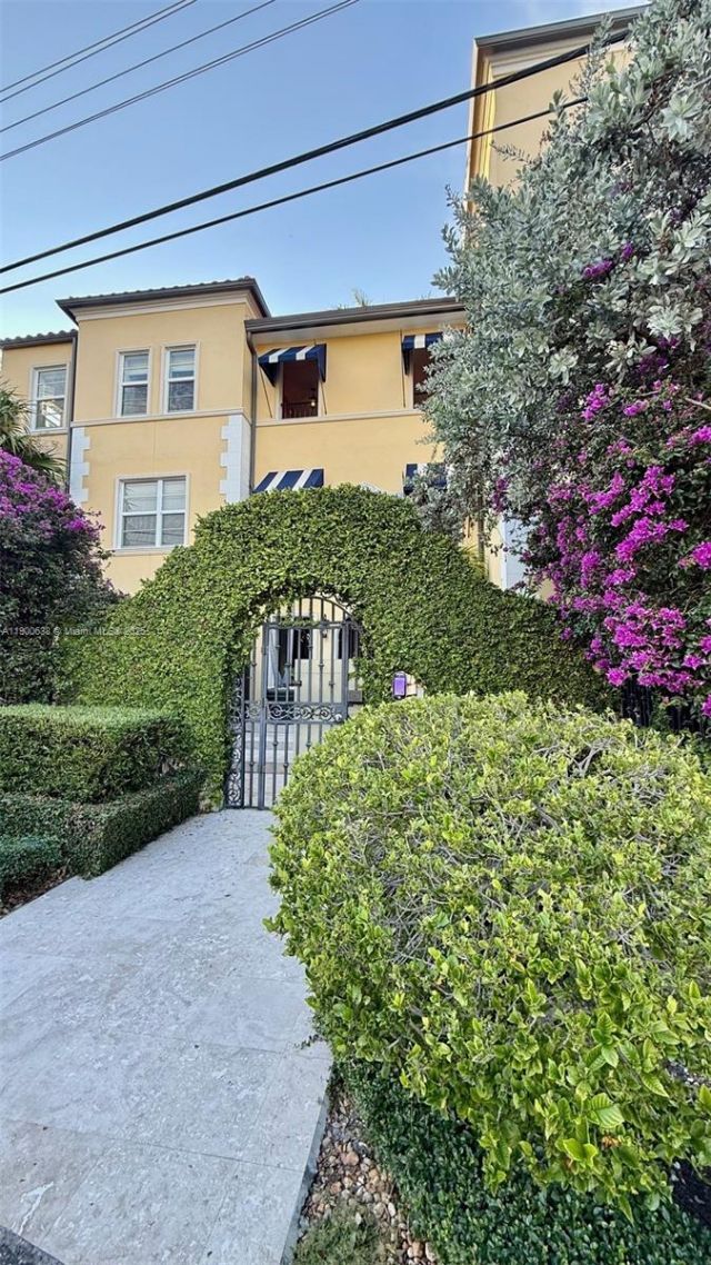 4812 Pine Tree Dr, Unit 204, Miami Beach, FL 33140 Photo