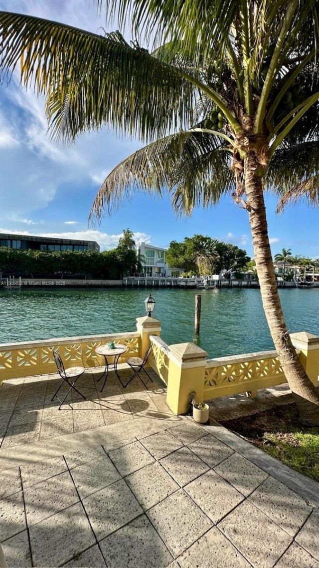 4812 Pine Tree Dr, Unit 204, Miami Beach, FL 33140 Photo