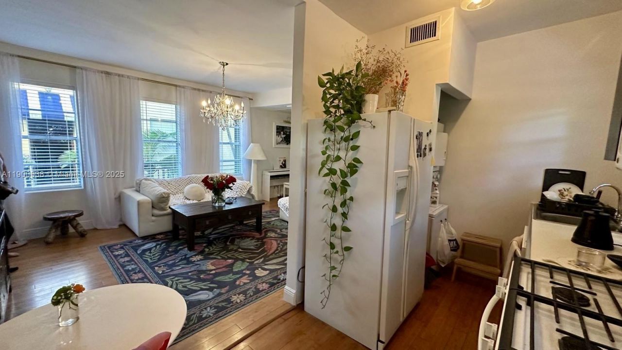 4812 Pine Tree Dr, Unit 204, Miami Beach, FL 33140 Photo