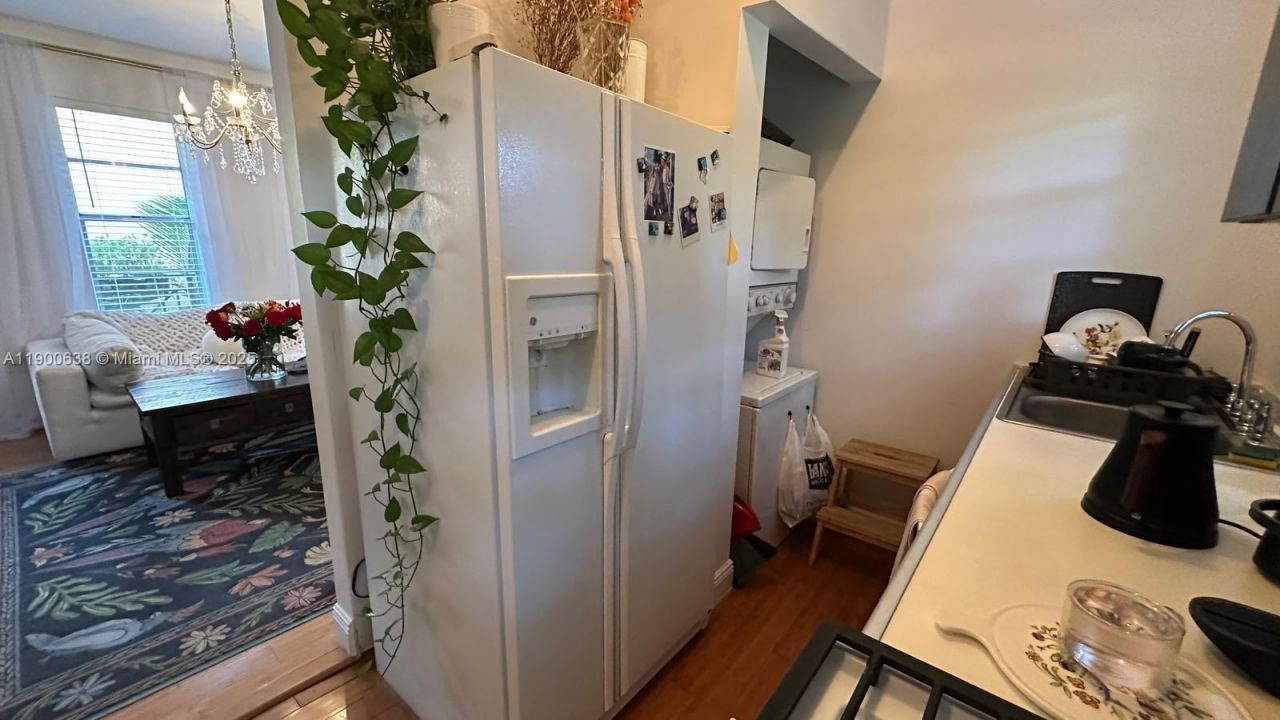 4812 Pine Tree Dr, Unit 204, Miami Beach, FL 33140 Photo