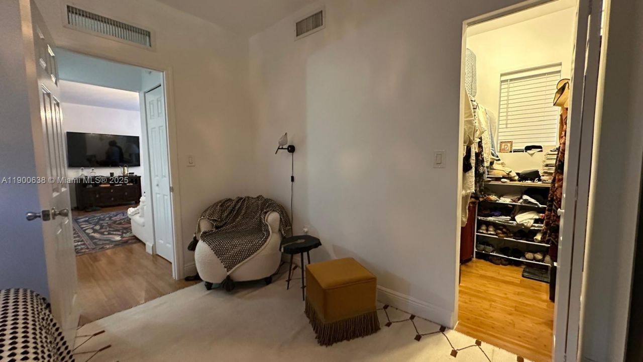 4812 Pine Tree Dr, Unit 204, Miami Beach, FL 33140 Photo