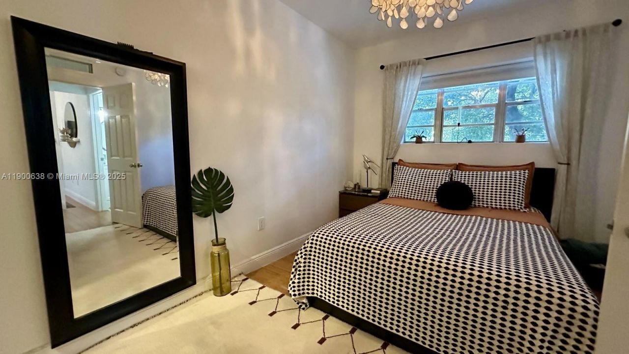 4812 Pine Tree Dr, Unit 204, Miami Beach, FL 33140 Photo