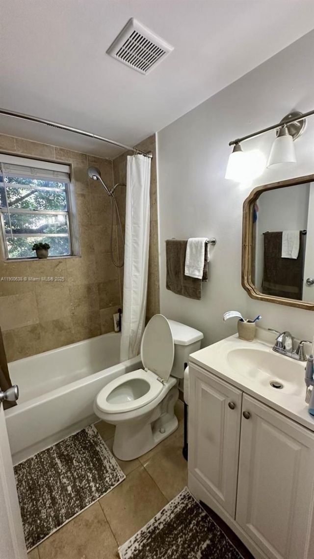 4812 Pine Tree Dr, Unit 204, Miami Beach, FL 33140 Photo