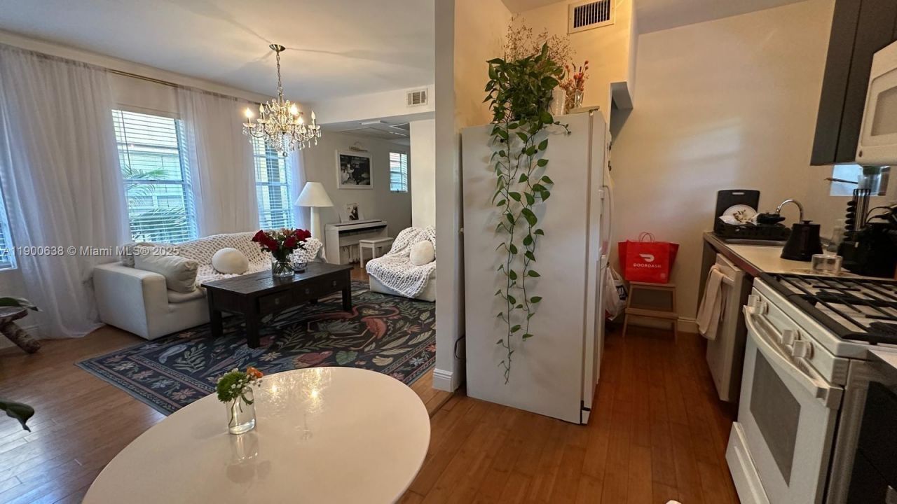 4812 Pine Tree Dr, Unit 204, Miami Beach, FL 33140 Photo