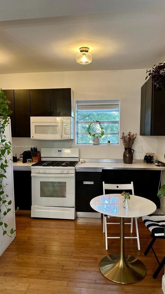 4812 Pine Tree Dr, Unit 204, Miami Beach, FL 33140 Photo