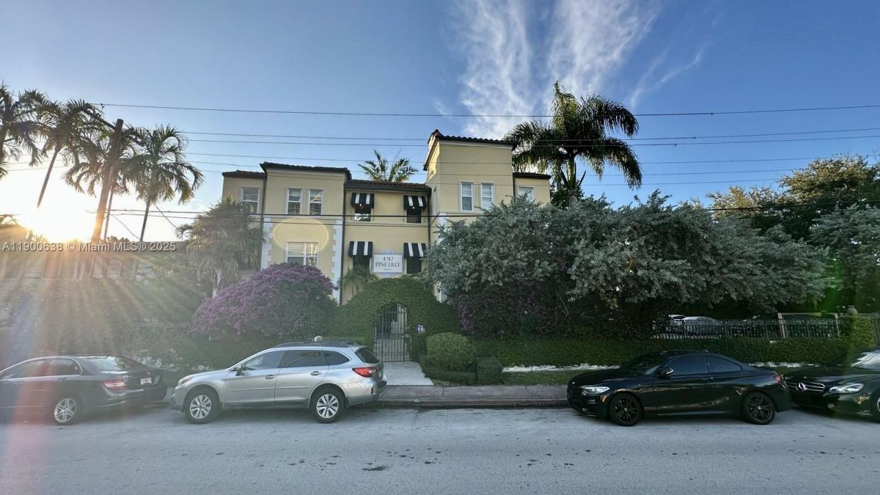 4812 Pine Tree Dr, Unit 204, Miami Beach, FL 33140 Photo