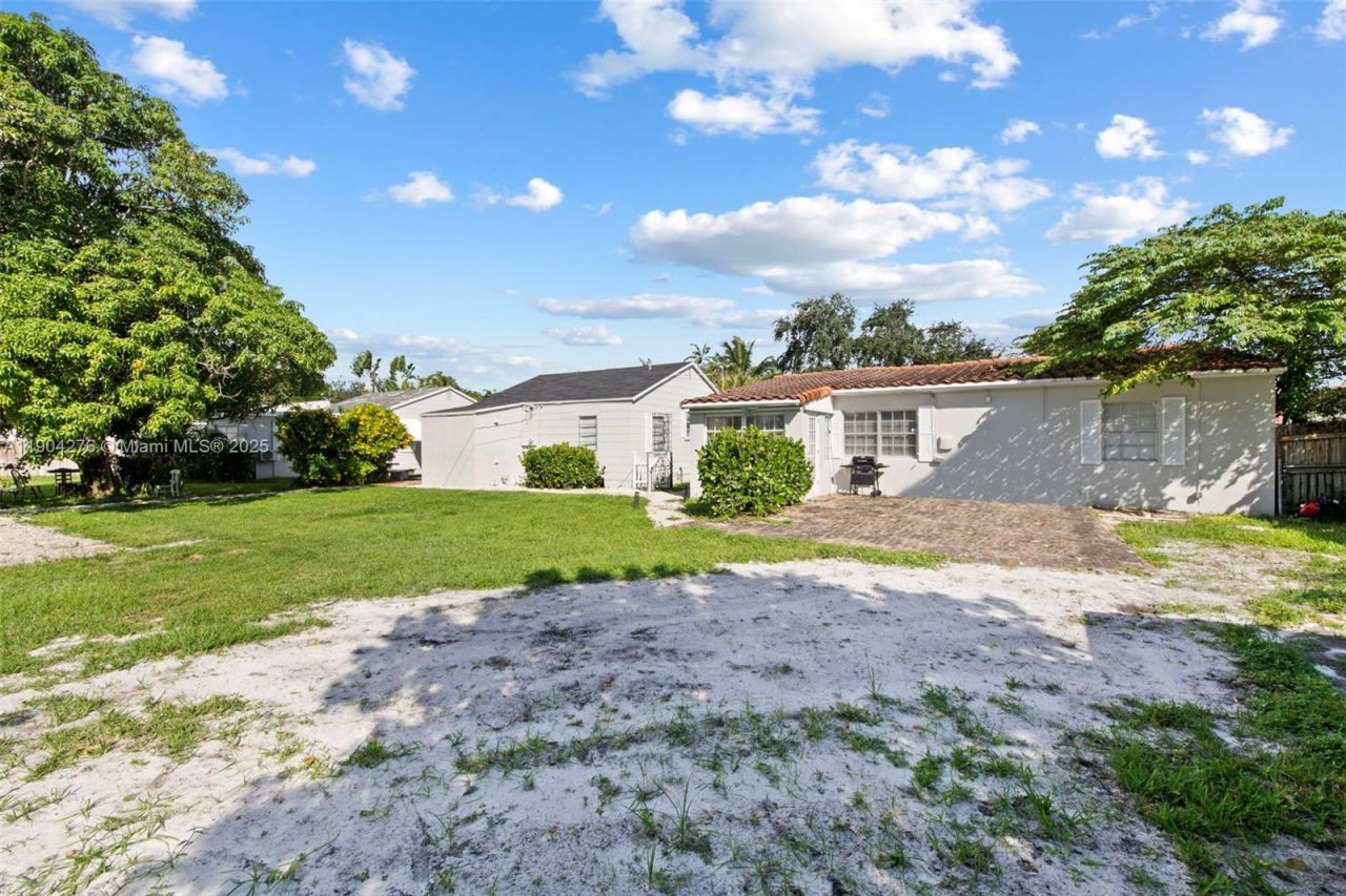 2226 Cleveland St, Hollywood, FL 33020 Photo