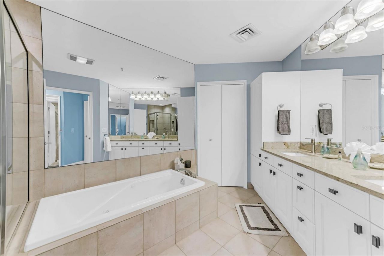 3070 Grand Bay Boulevard, Unit 612, Longboat Key, FL 34228 Photo