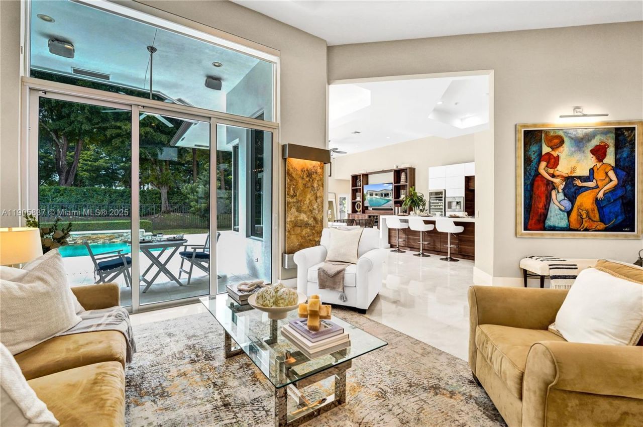 2557 NE Montclaire Cir, Weston, FL 33327 Photo