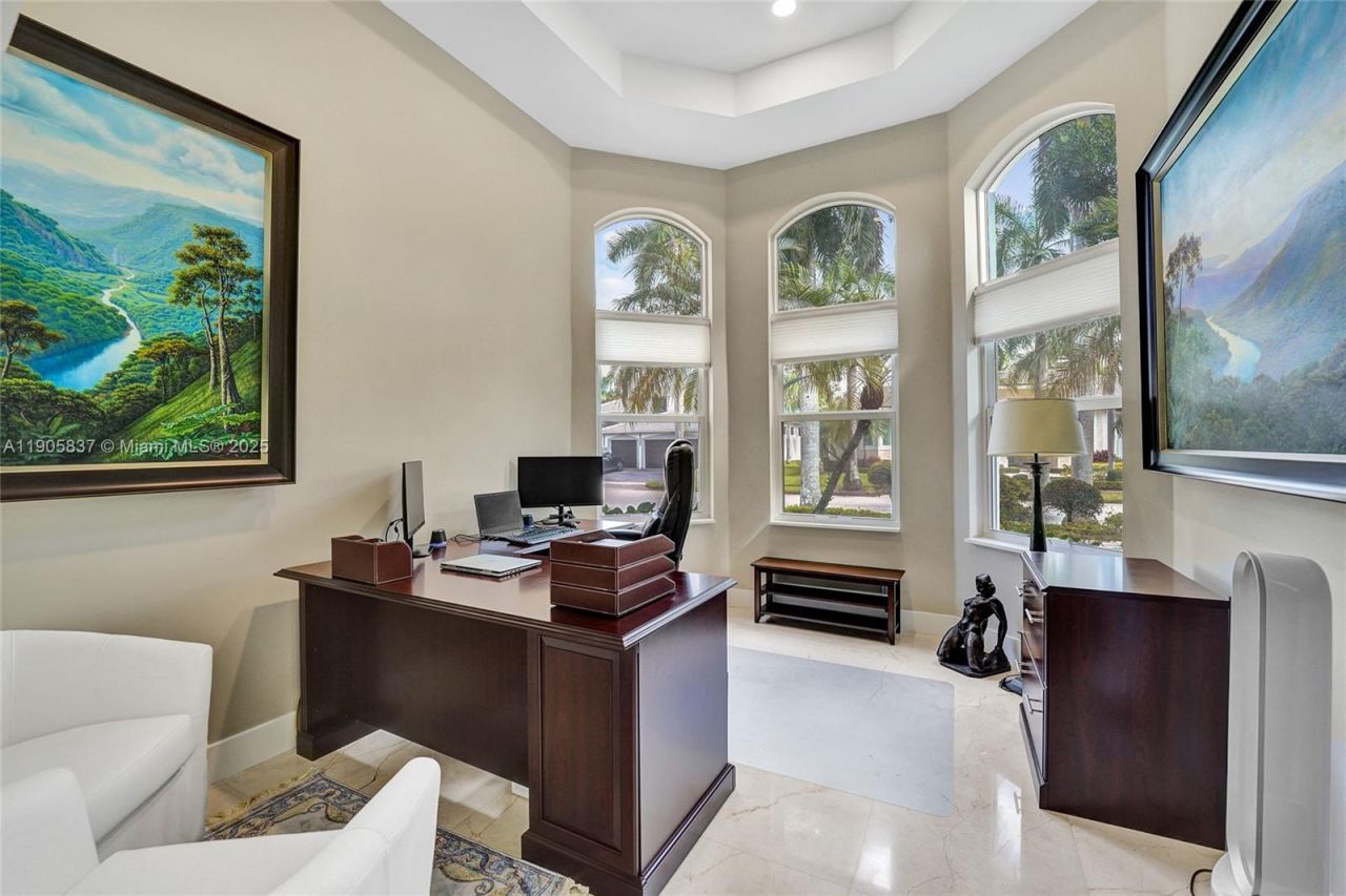 2557 NE Montclaire Cir, Weston, FL 33327 Photo