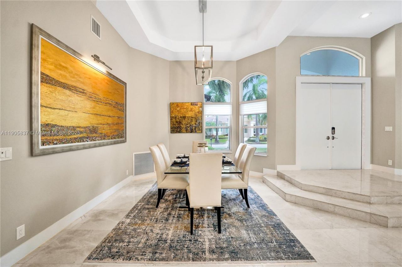 2557 NE Montclaire Cir, Weston, FL 33327 Photo