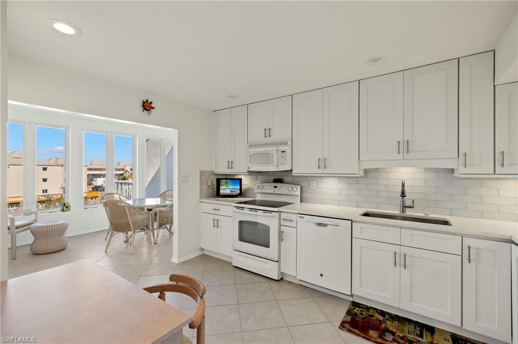 200 Periwinkle Way, Unit 315, Sanibel, FL 33957 Photo
