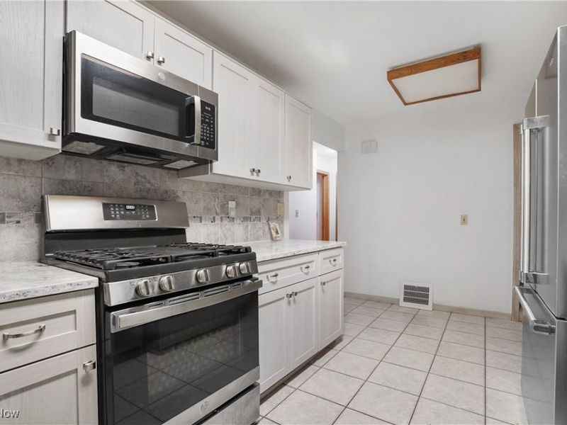 36 Hilltop Boulevard, Canfield, OH 44406 Photo 10