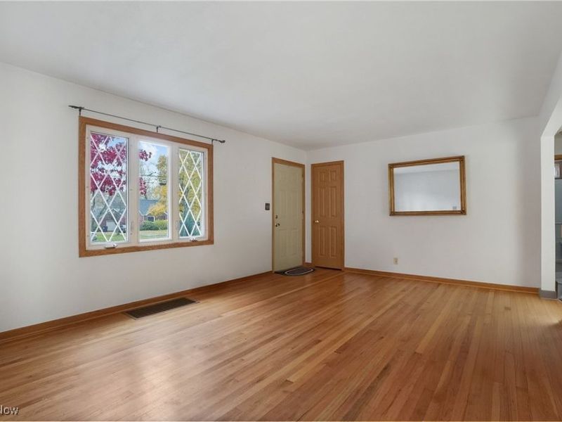 36 Hilltop Boulevard, Canfield, OH 44406 Photo 2