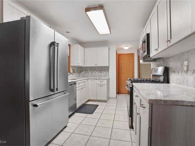 36 Hilltop Boulevard, Canfield, OH 44406 Photo 7