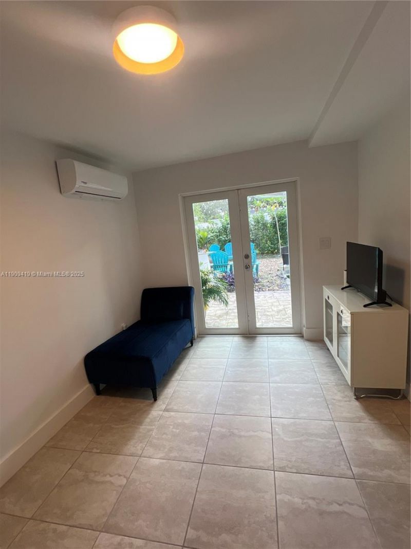 12685 NW Miami Ct, North Miami, FL 33168 Photo