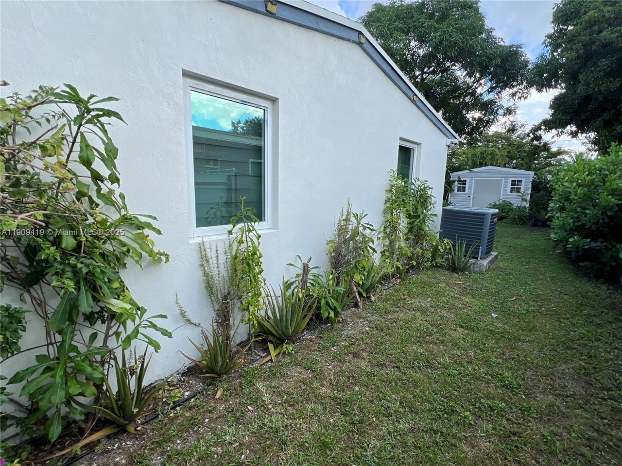 12685 NW Miami Ct, North Miami, FL 33168 Photo